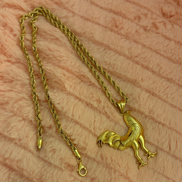 Elegant Gold Rooster Pendant Necklace